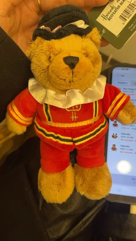 Harrods (Beefeater Bear)...هارودز (دب بيفيتر)