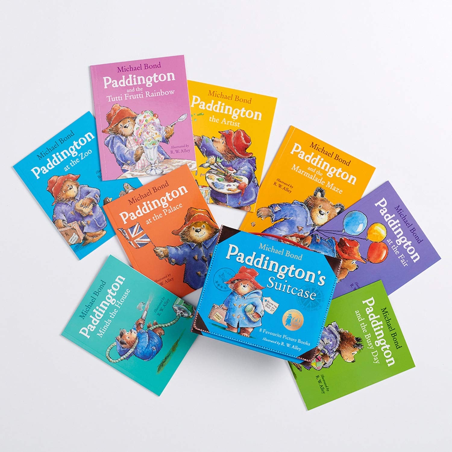 Paddington's Suitcase 8 Book Set.. حقيبة بادنغتون تحتوي